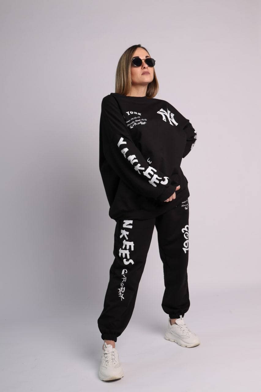 

Спортивный костюм с граффити Янкис Just Style Черный, Спортивный костюм с граффити Янкис Just Style Черный 42-44