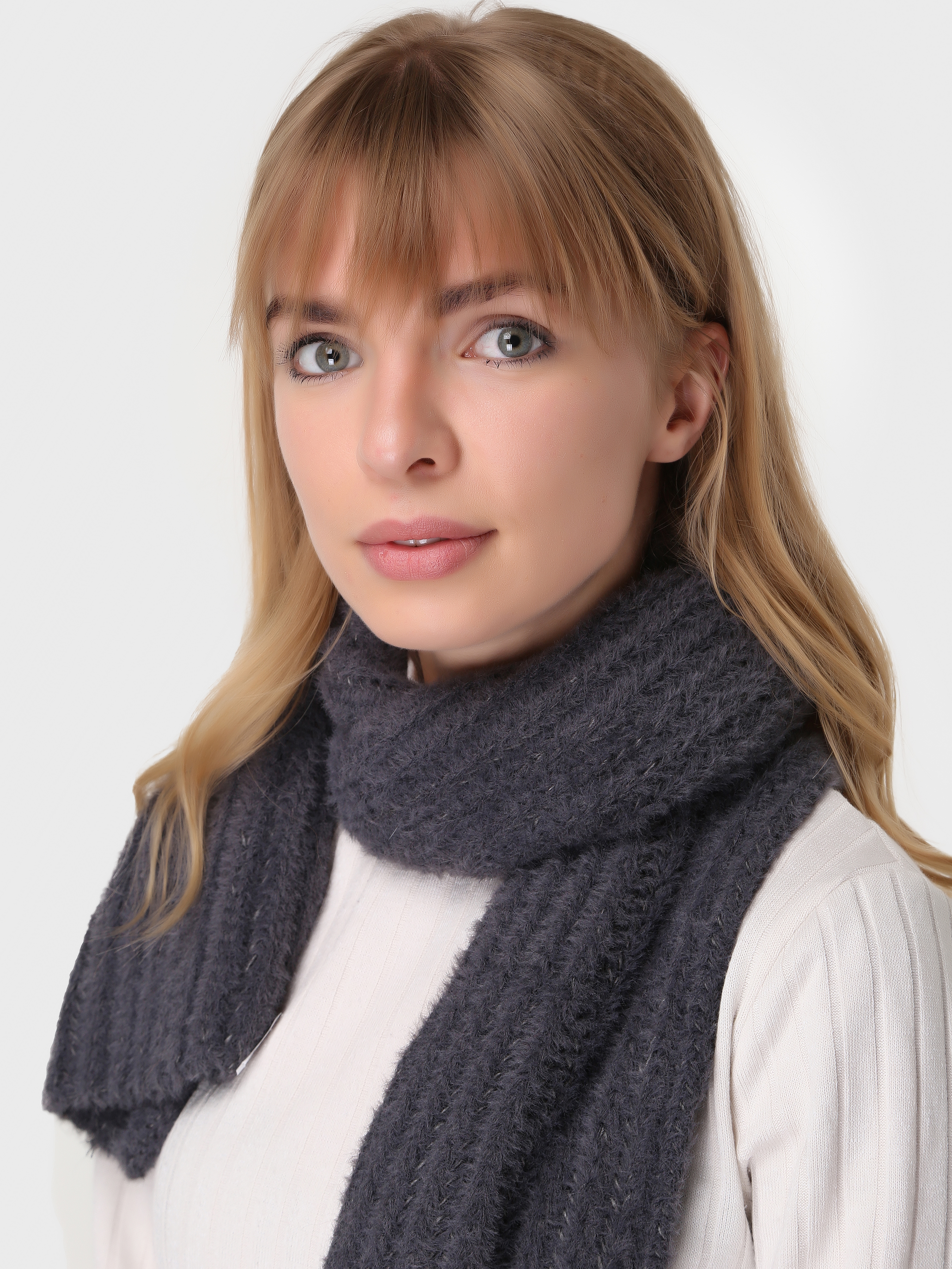 

Шарф DeMari 56-60 см 443001