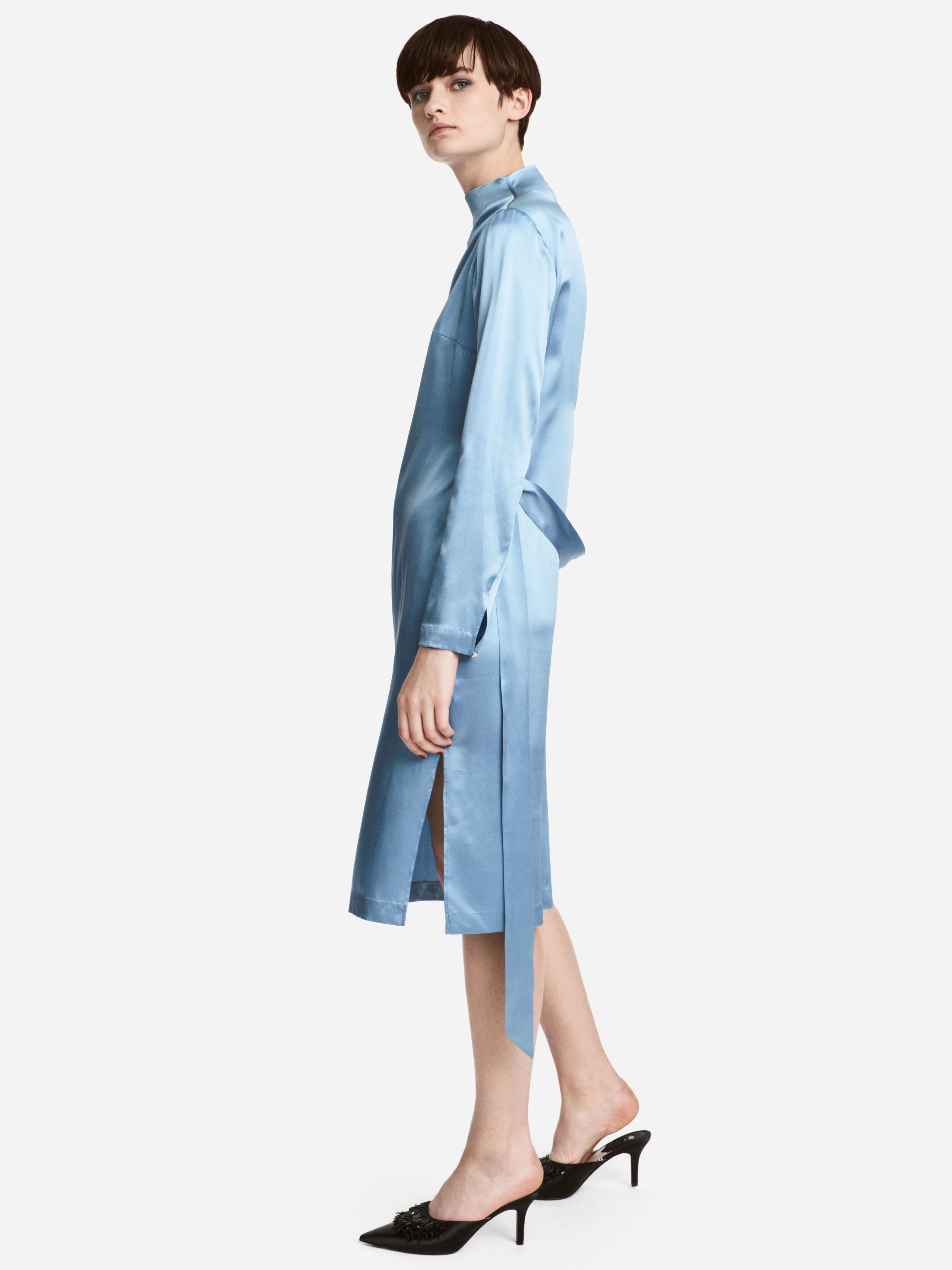 

Платье H&M XAZ129568FYEU  Голубое, Платье H&M XAZ129568FYEU 38 Голубое