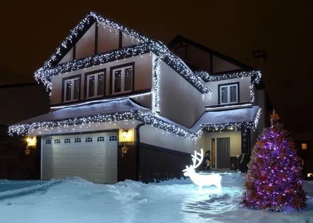 

Уличная гирлянда бахрома 144 LED 5 м черный провод холодный белый