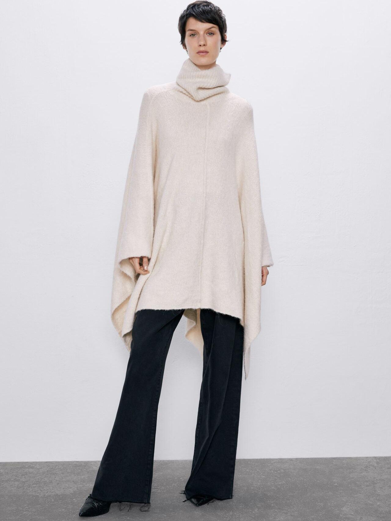

Пончо Zara XAZ229487ICAN M Молочное