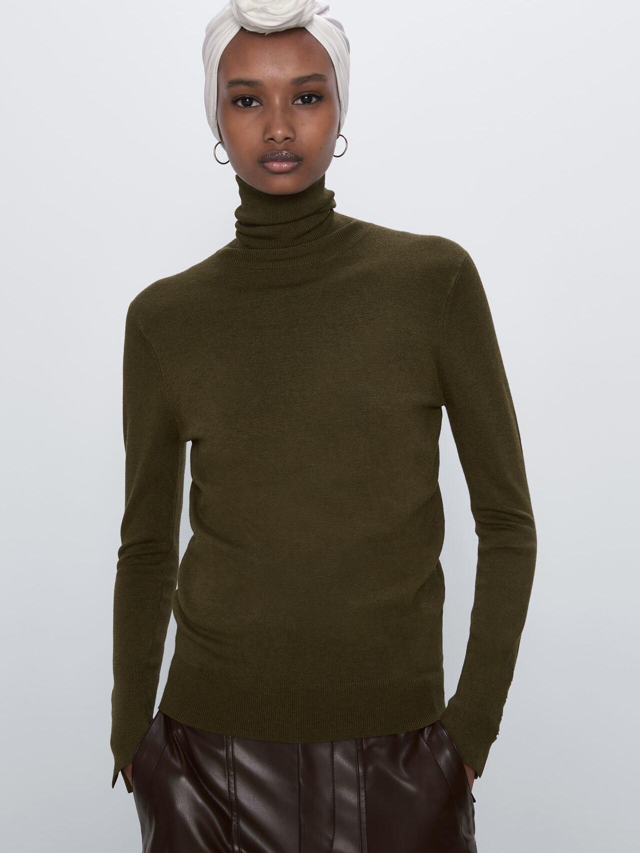 

Водолазка Zara XAZ266024AZRJ S Хаки