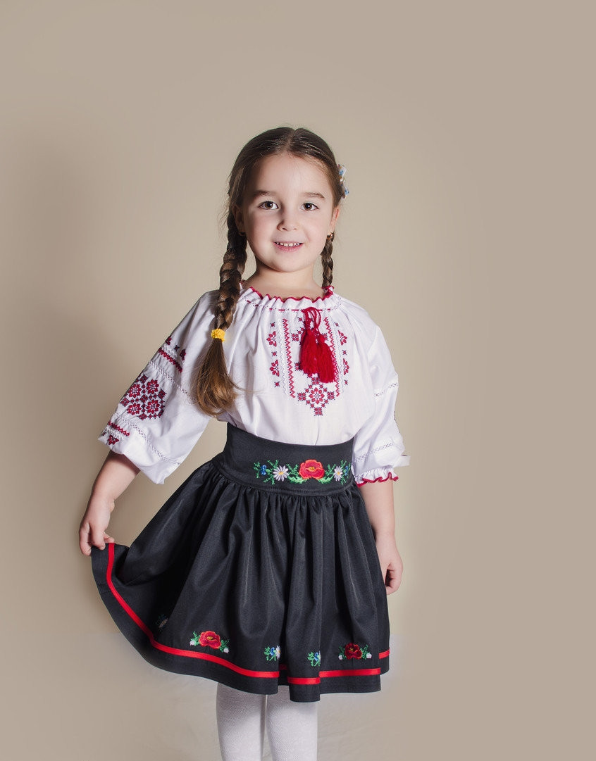 

Вишиванка для дівчинки Olana Світлана міні білий поплін 104