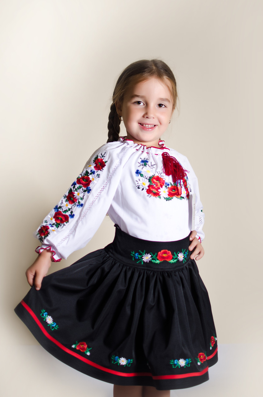 

Вишиванка для дівчинки Olana Орися квіти батист білий міні 110