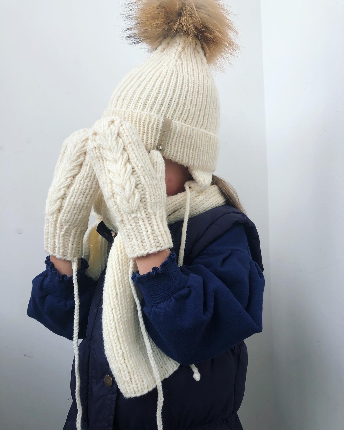 

Детский зимний комплект Hats_with_love 53 Молочный