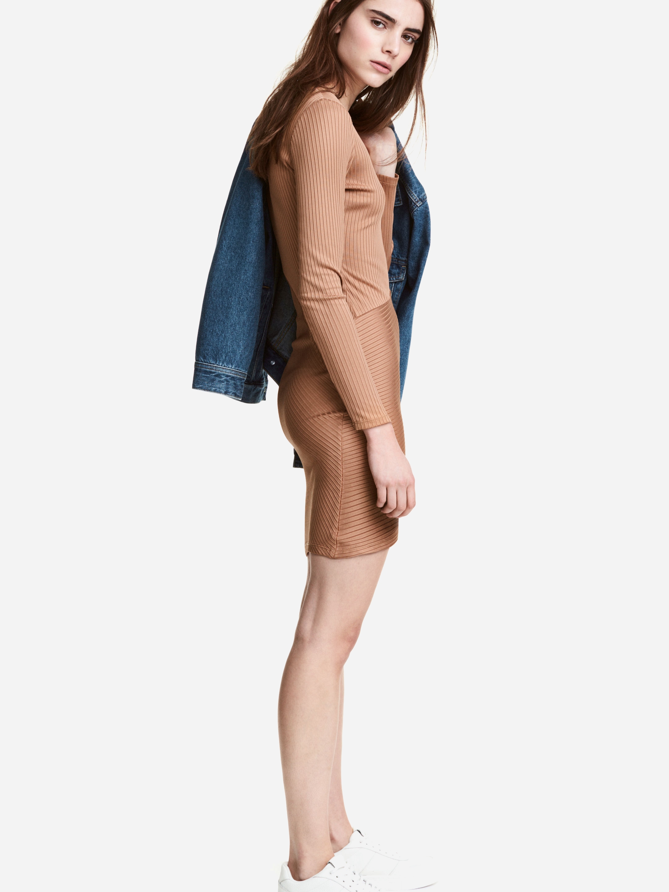 

Платье H&M Divided XAZ078056MCUF  Коричневое, Платье H&M Divided XAZ078056MCUF 38 Коричневое