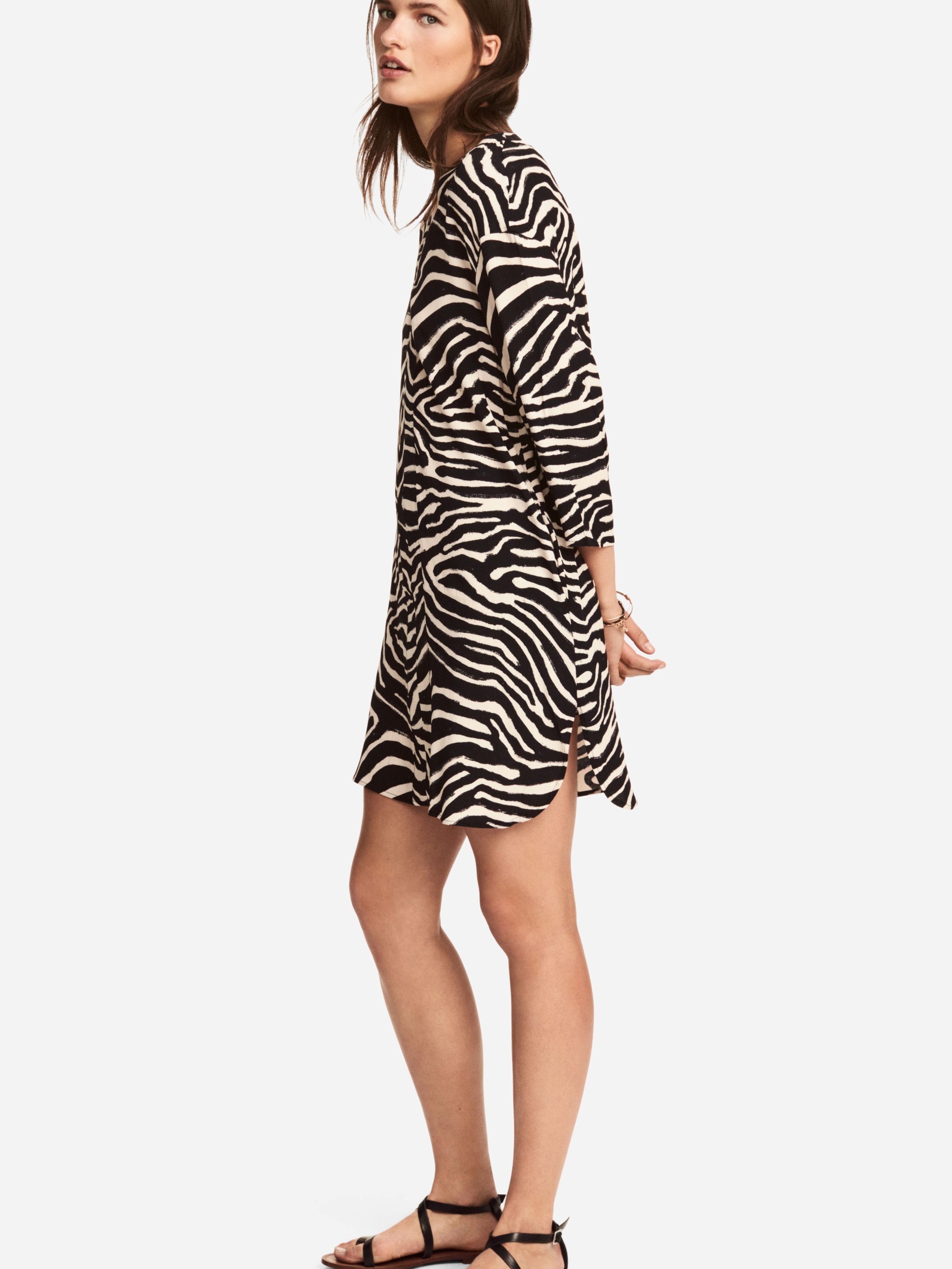 

Платье H&M XAZ127840YGEF  Черное с белым, Платье H&M XAZ127840YGEF 32 Черное с белым