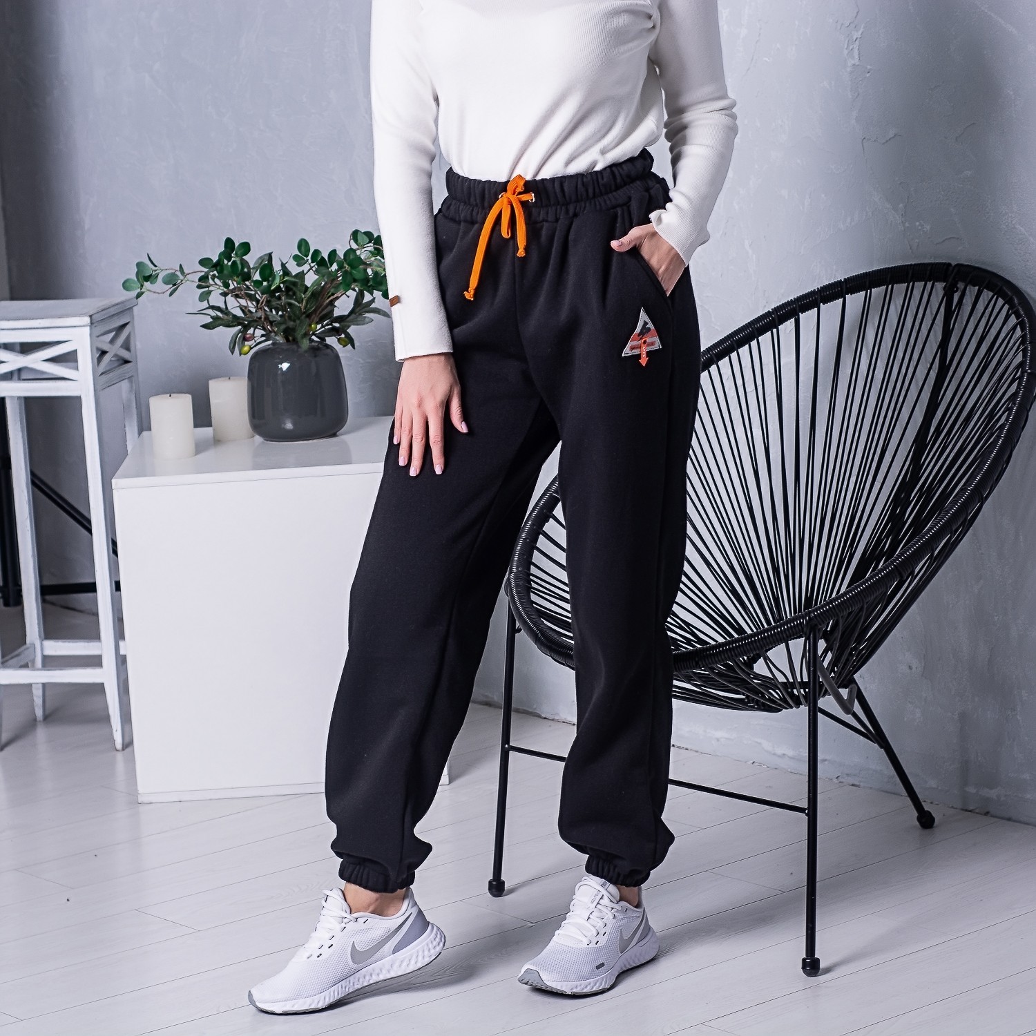

Спортивные штаны на флисе Fashion Woman M Черные (IF-4Ш)