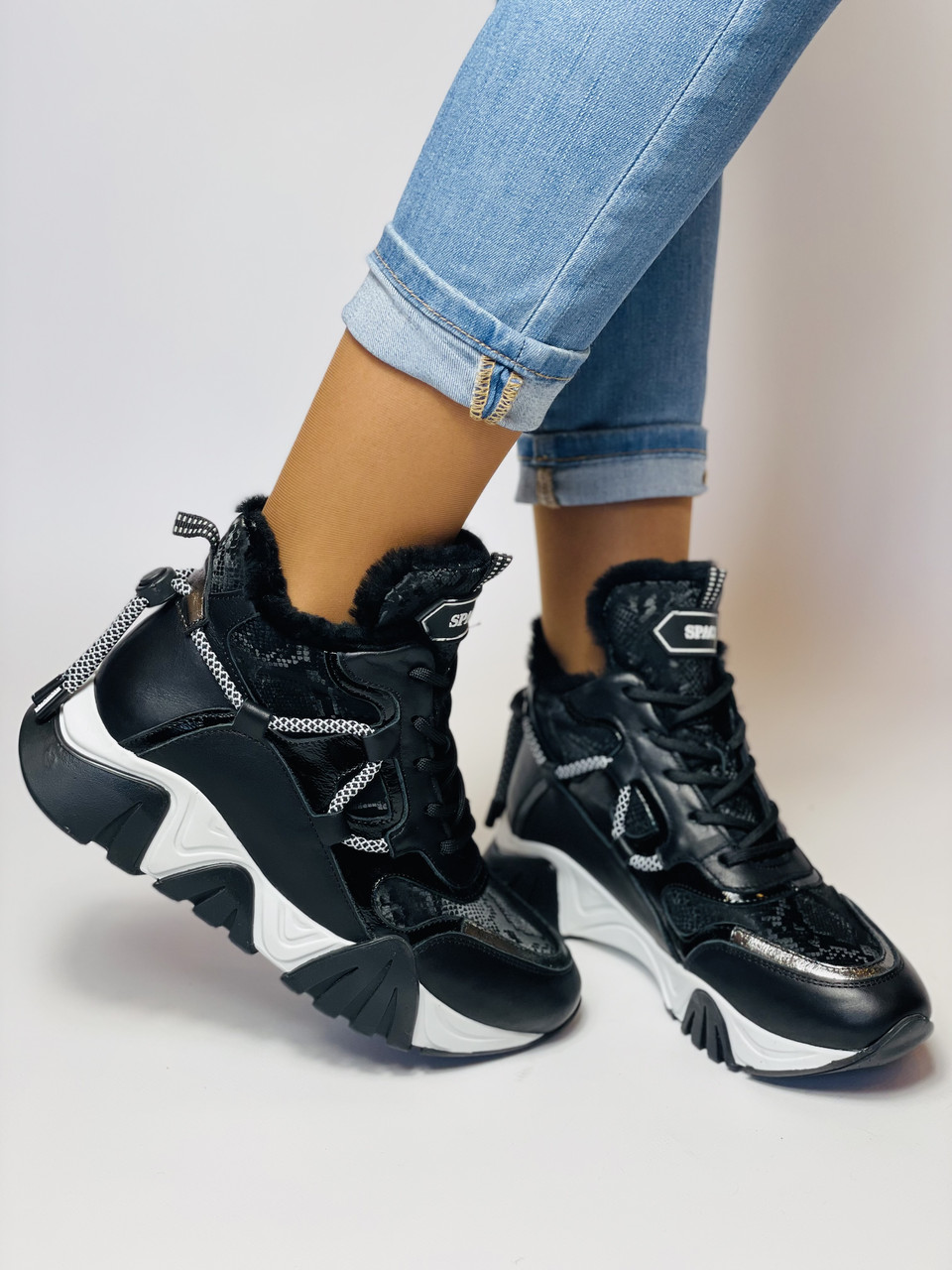 

Зимние женские кроссовки Evromoda 37 Чёрный с белым 2703