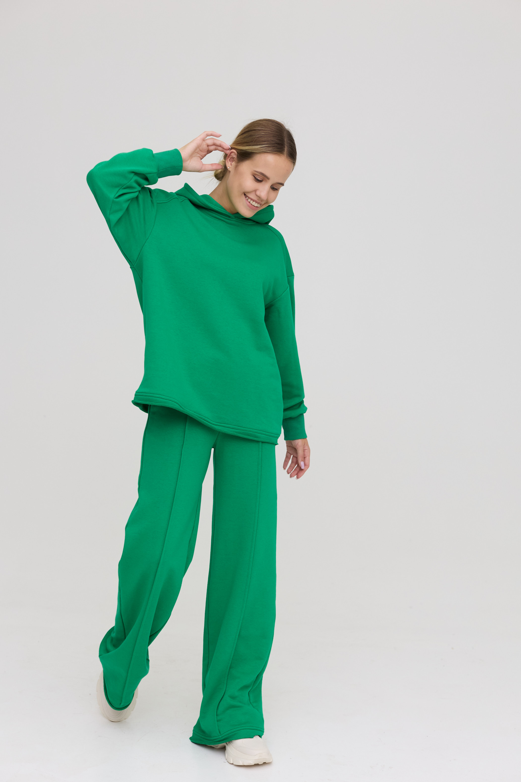 

Костюм Oversize из трехнитки to PEOPLE 686/2  Зелёный, Костюм Oversize из трехнитки to PEOPLE 686/2 46 Зелёный