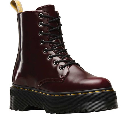 

Женские ботинки Dr. Martens Jadon 8-Eye Boot Cherry Red Cambridge Brush Off/Vegan 42