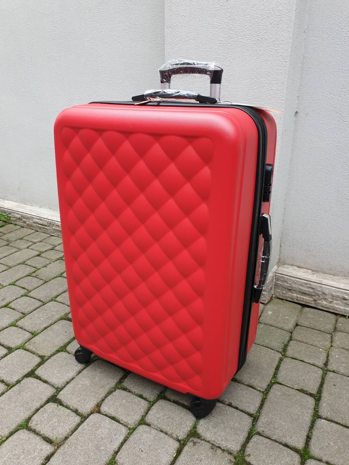 

Чемодан HaChi Словакія червоний розмір L