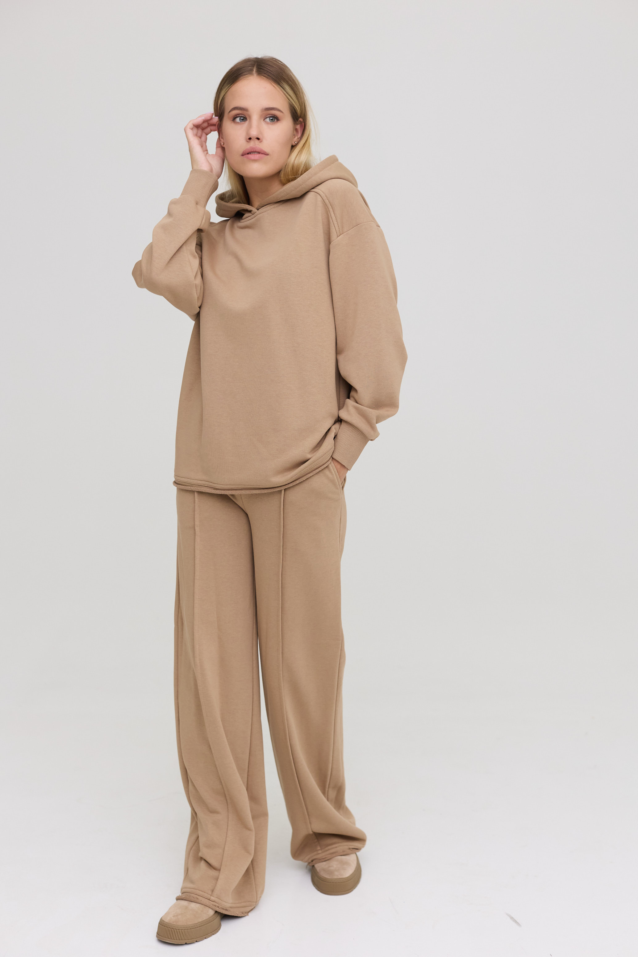 

Костюм Oversize из трехнитки to PEOPLE 686/6 46 Коричневый