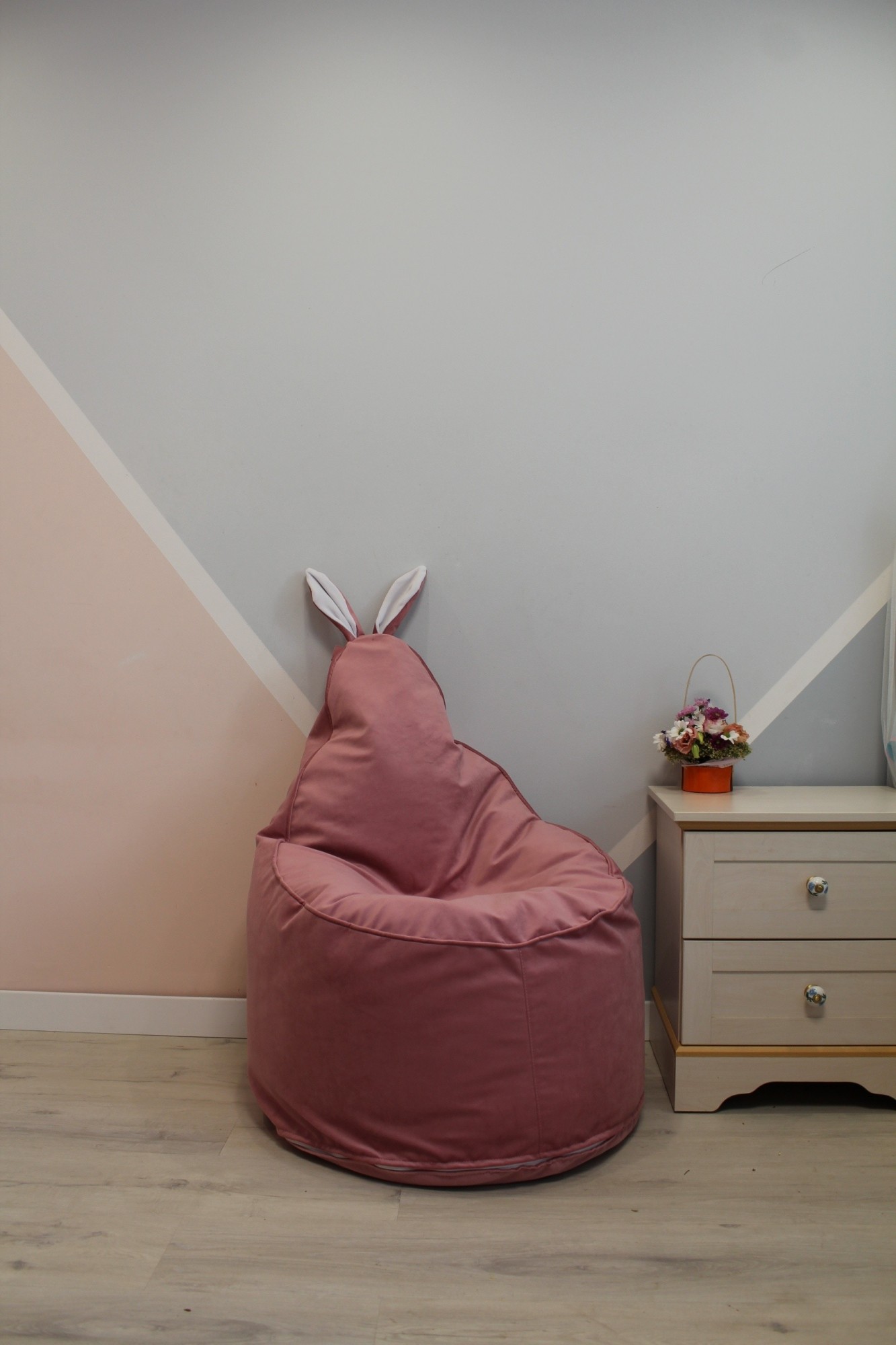 

Велюровое детское кресло-мешок зайчик розовое 110*70 Maikinbaby
