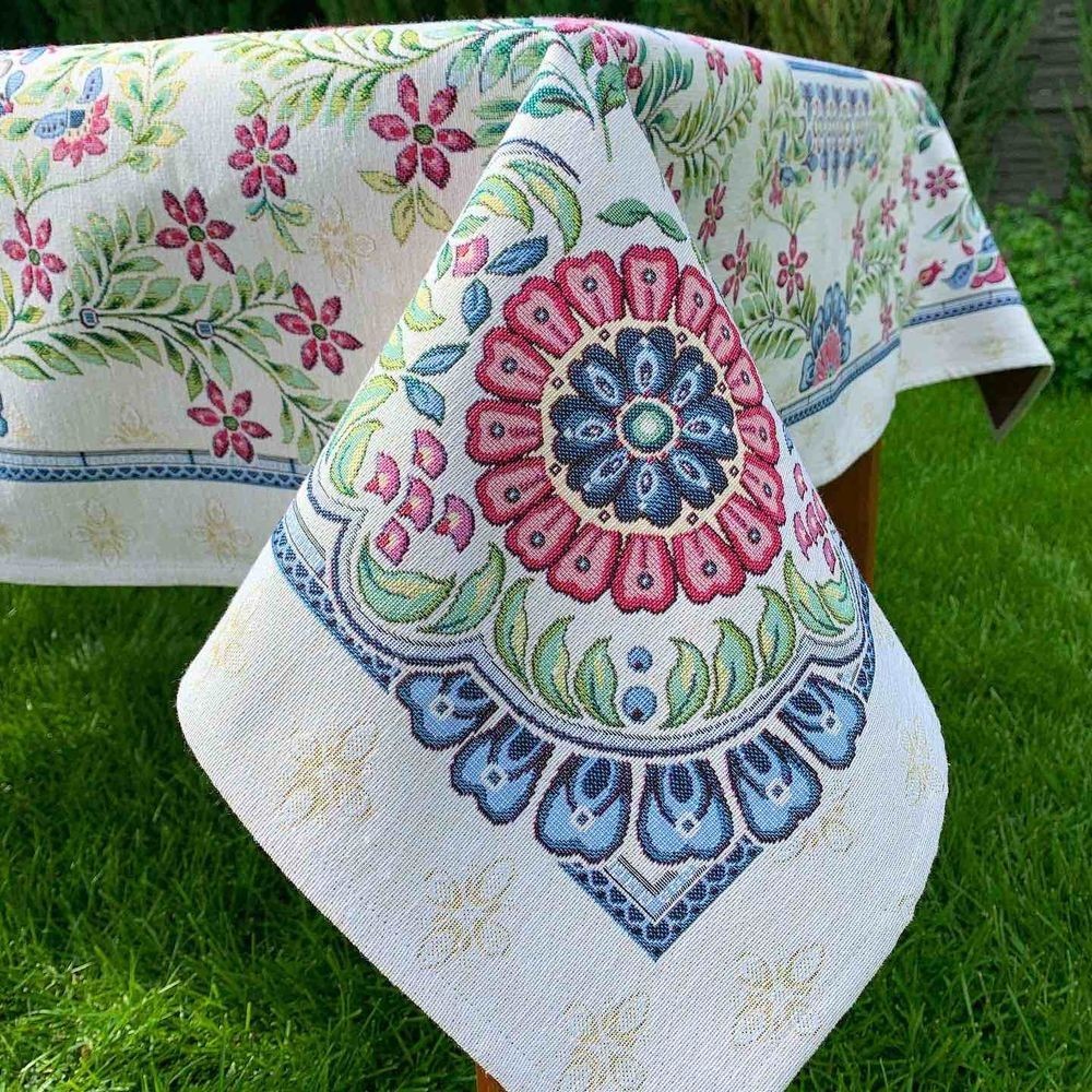 

Скатерть Rafael Gandia Var гобеленовая 135×135 см