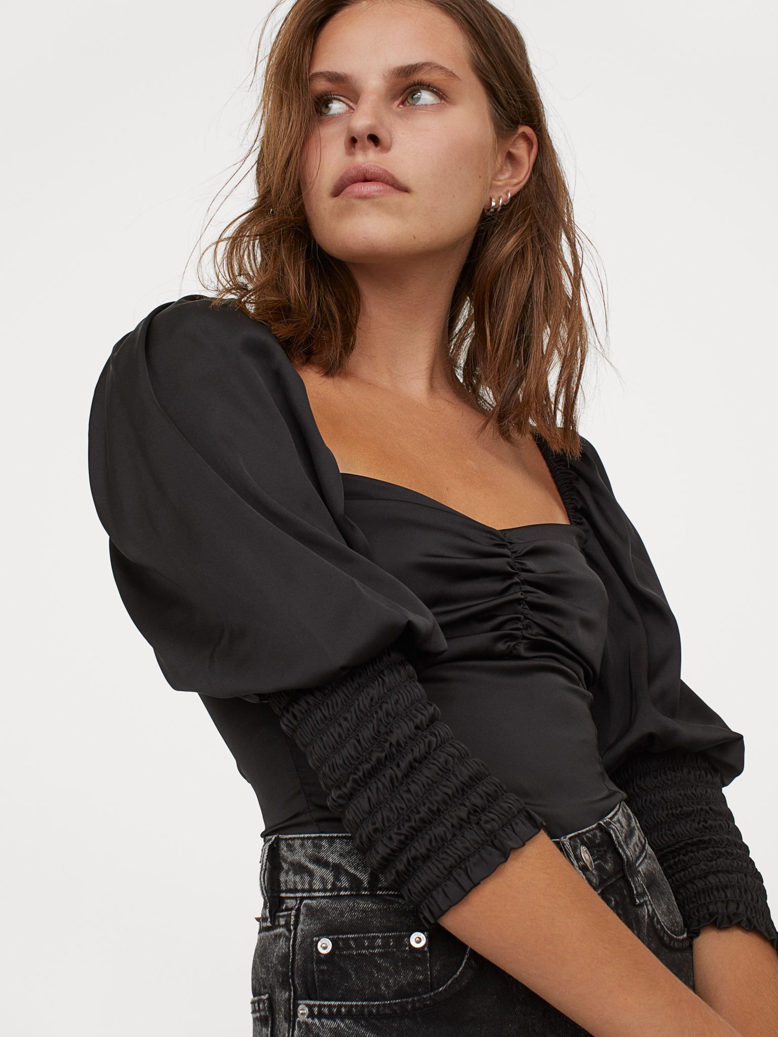 

Блузка H&M 888473002b24 44 Черная