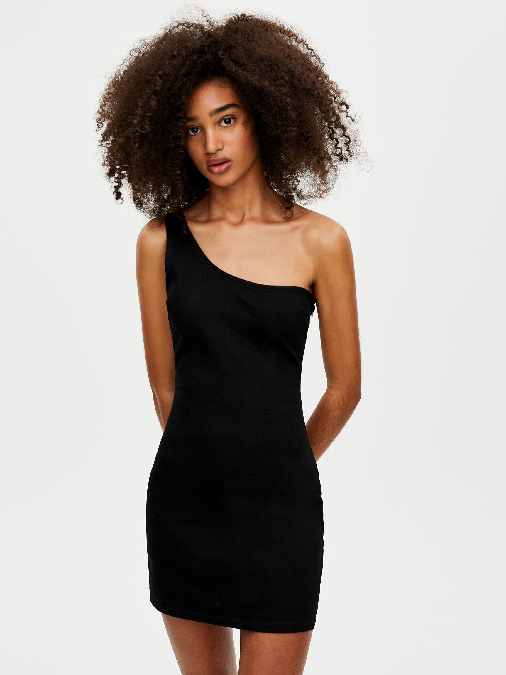 

Платье Pull & Bear 9393387b26 M Черное