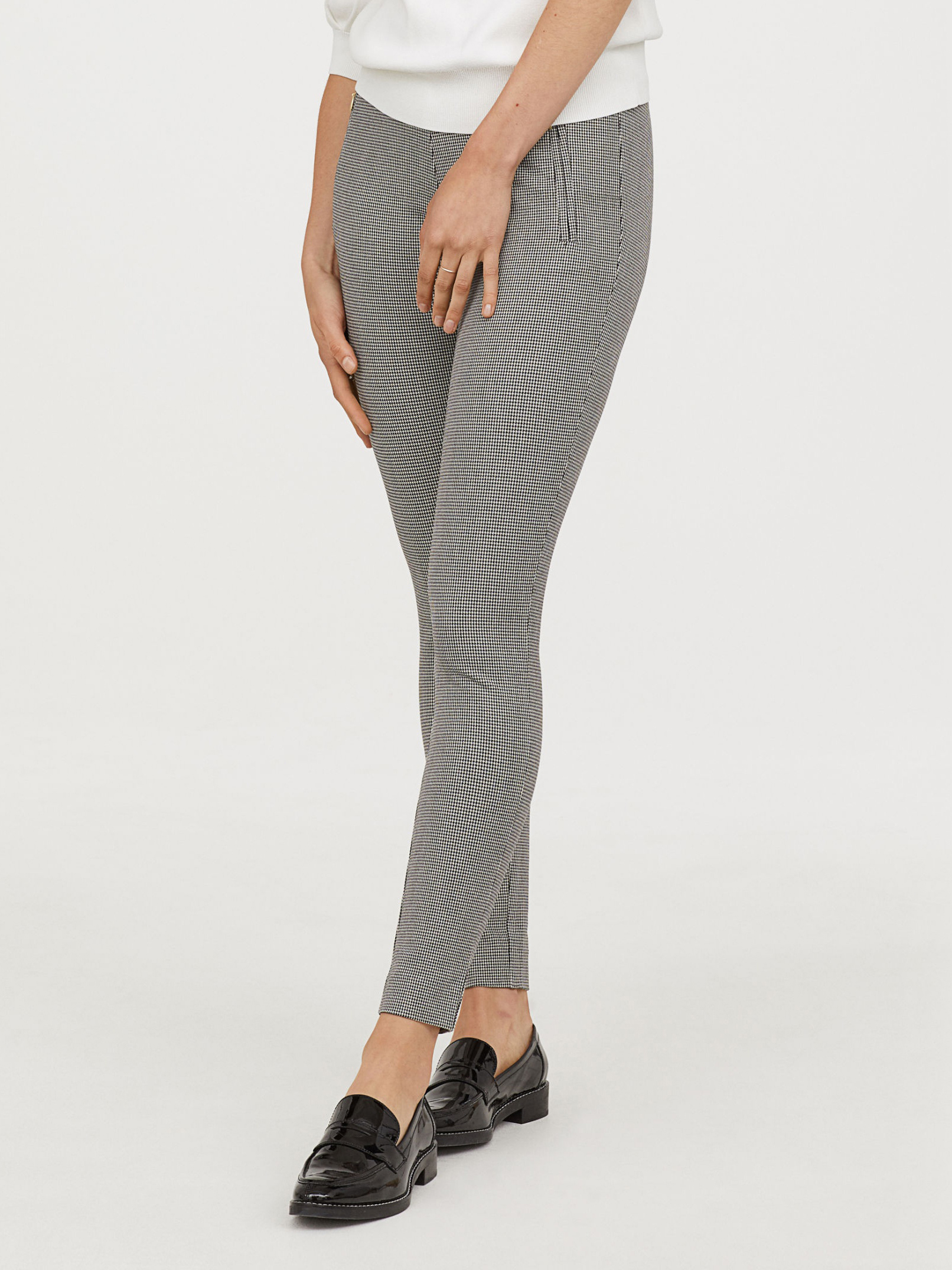 

Брюки H&M XAZ107376BMIN  Белые с черным, Брюки H&M XAZ107376BMIN 36 Белые с черным