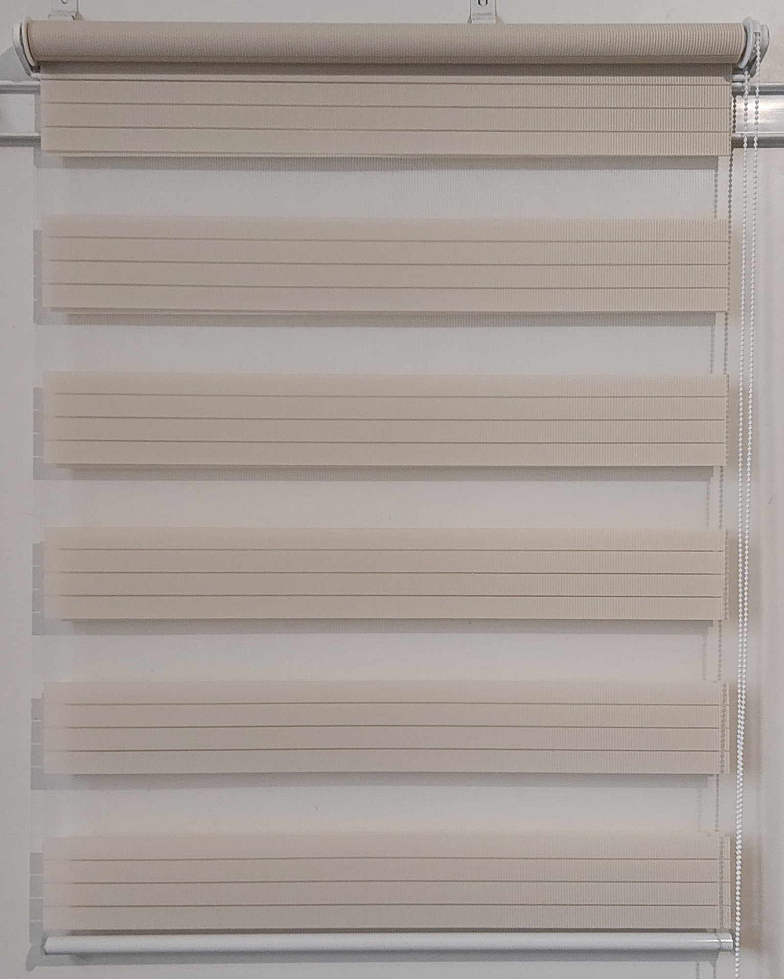 

Рулонная штора Miranda День-ночь BM-2207 80*160 см Кремовый