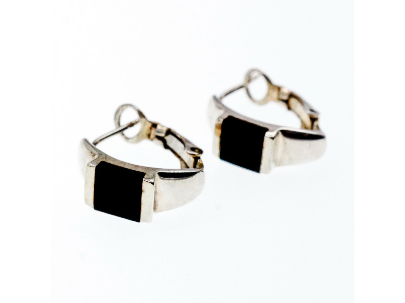 

Серебряные серьги со вставками из черного Нефрита Sky Jewelry 000436