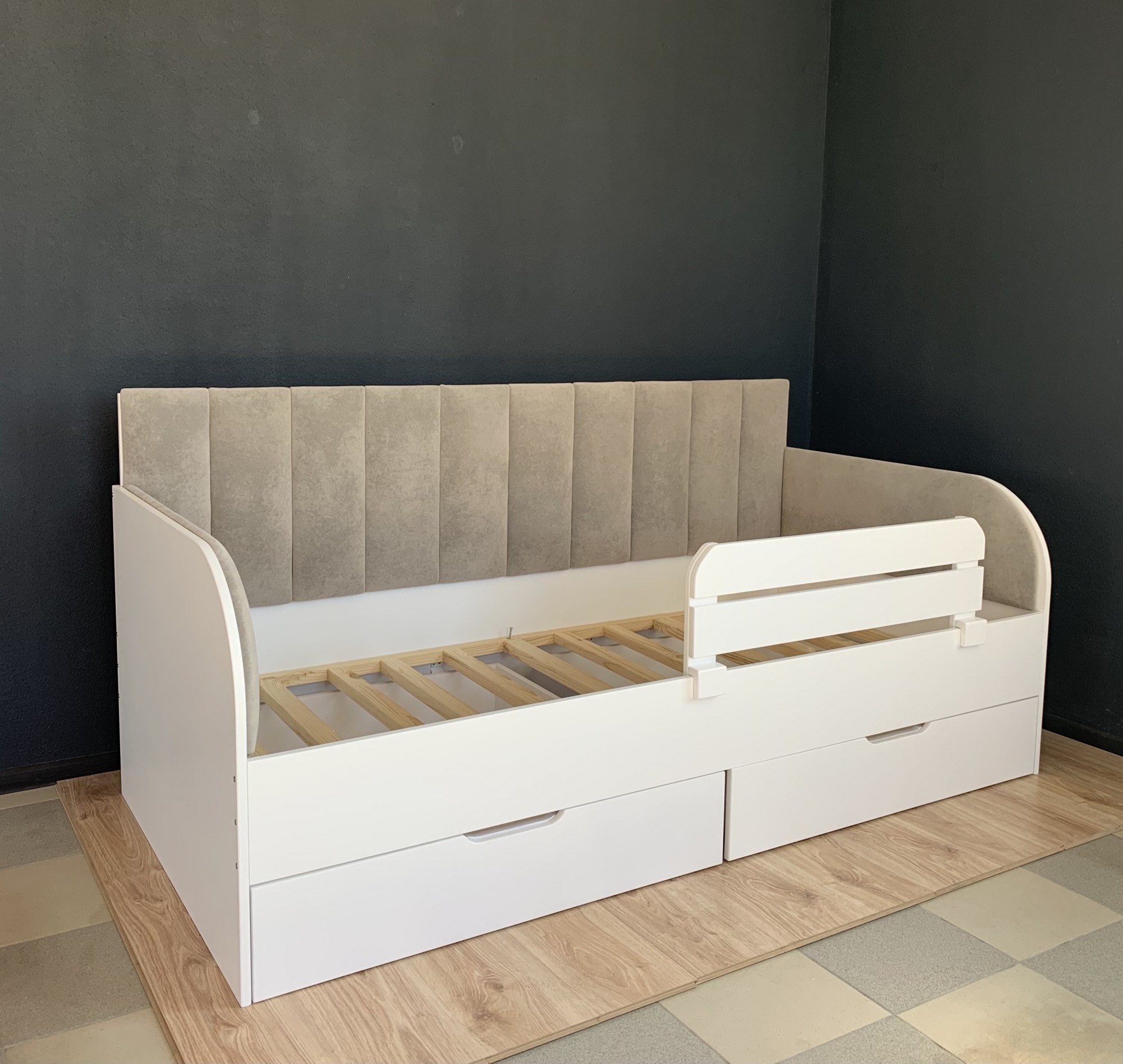 

Кровать ESIES Софа с мягким изголовьем 190х90
