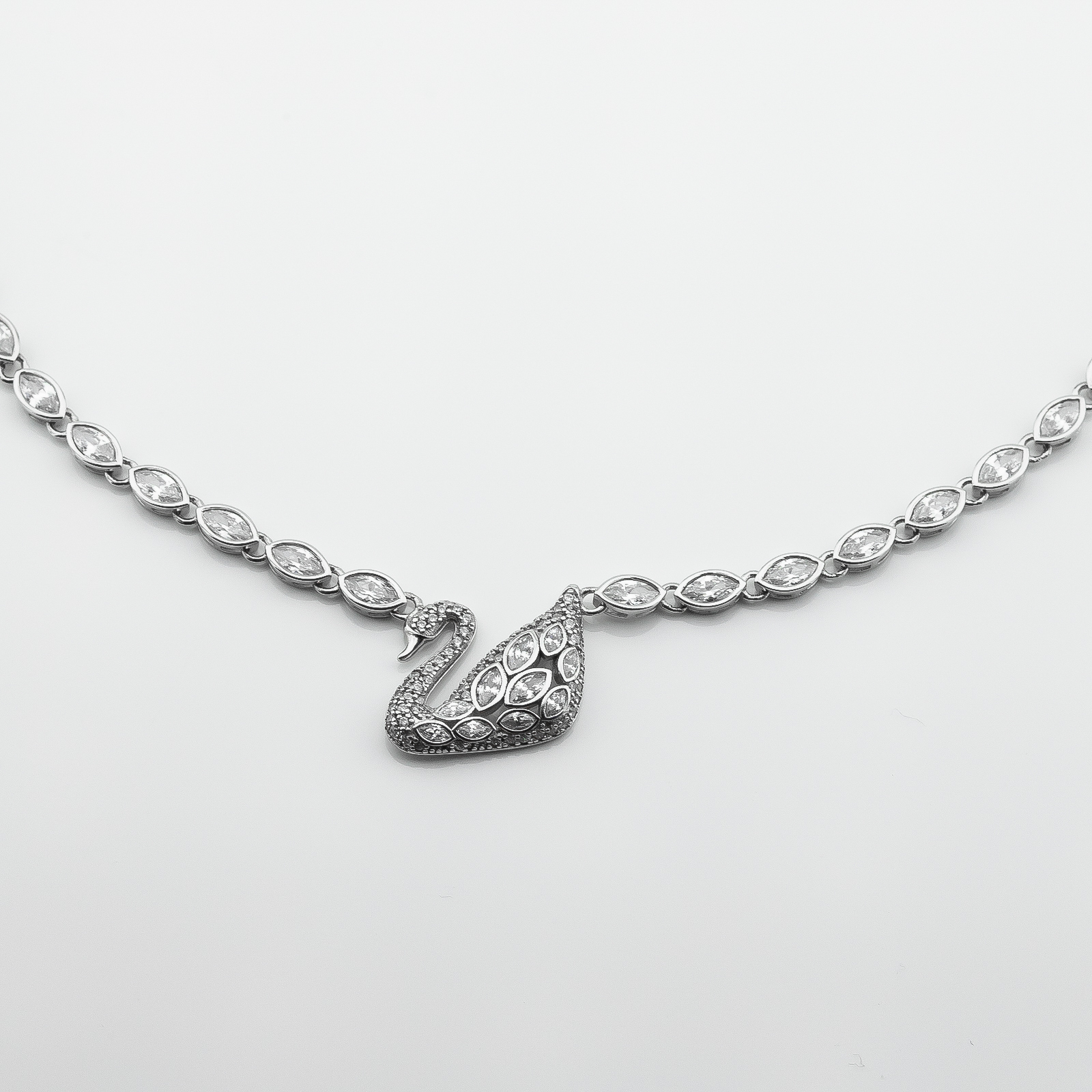 

Серебряное колье Лебедь с фианитами ko14691 Диамант, 40 размер