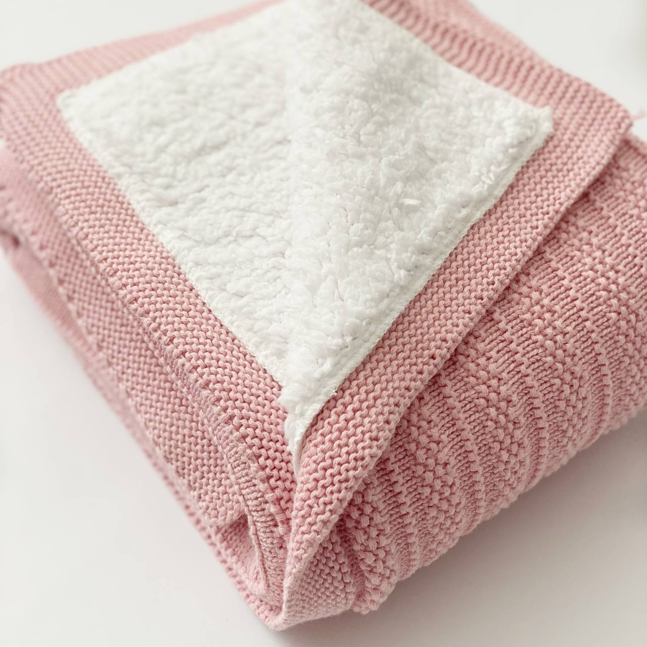 

Плед вязанный для новорожденного утепленный Баловень Pink