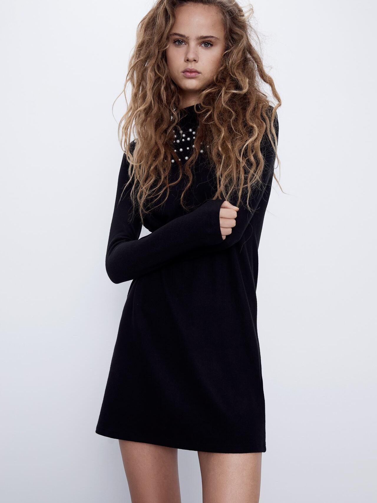 

Платье Zara XAZ229023MAOM  Черное, Платье Zara XAZ229023MAOM M Черное