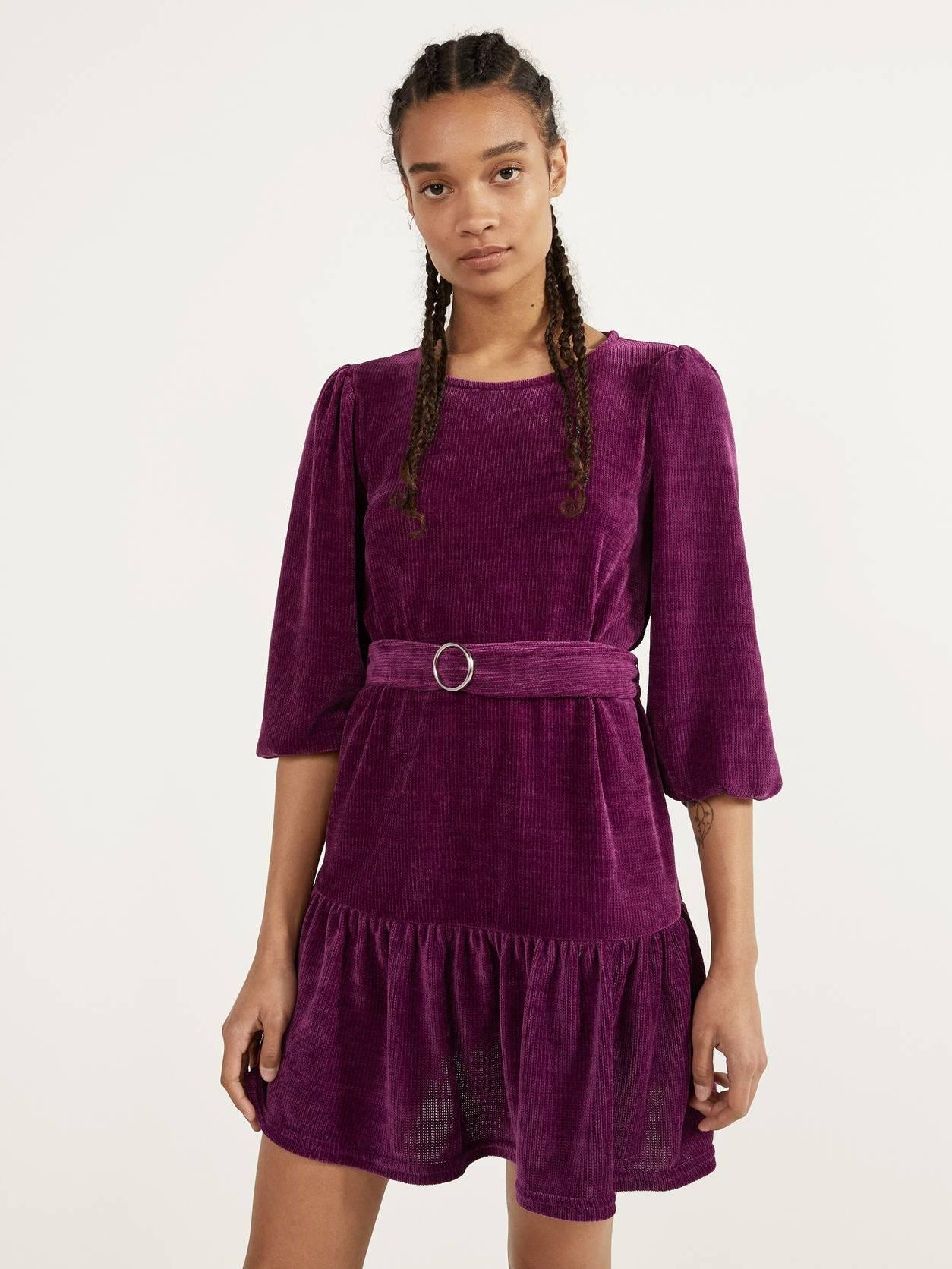 

Платье вельветовое Bershka XAZ266479KMKV XS Фиолетовое