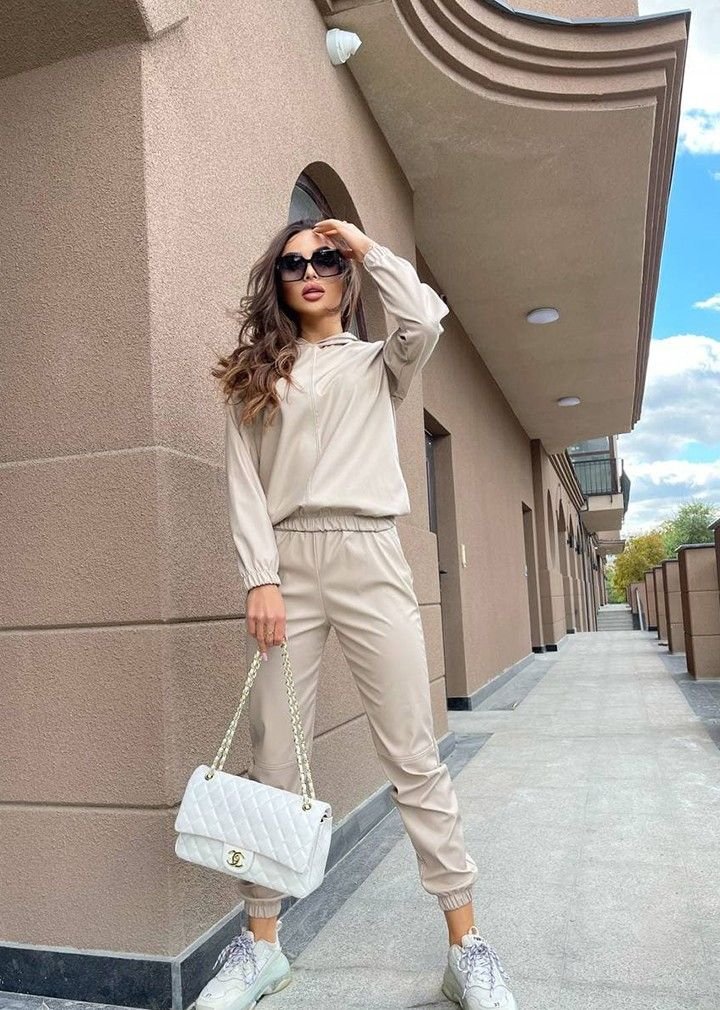 

Прогулочный костюм из эко-кожи Фабрика Моды - Бежевый 15275, Прогулочный костюм из эко-кожи Фабрика Моды L-XL Бежевый 15275