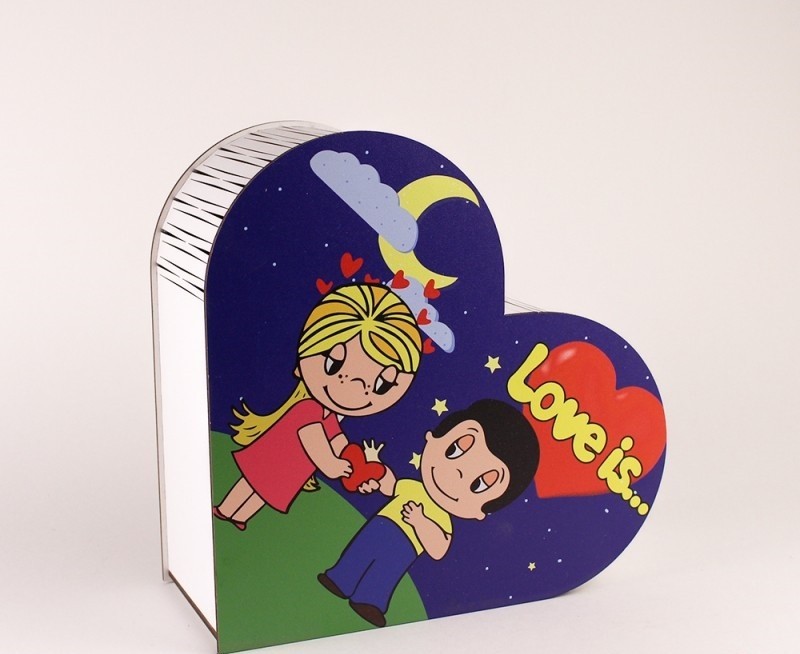 

Деревянная коробка для подарка в форме сердца "Love is". So cute 003241