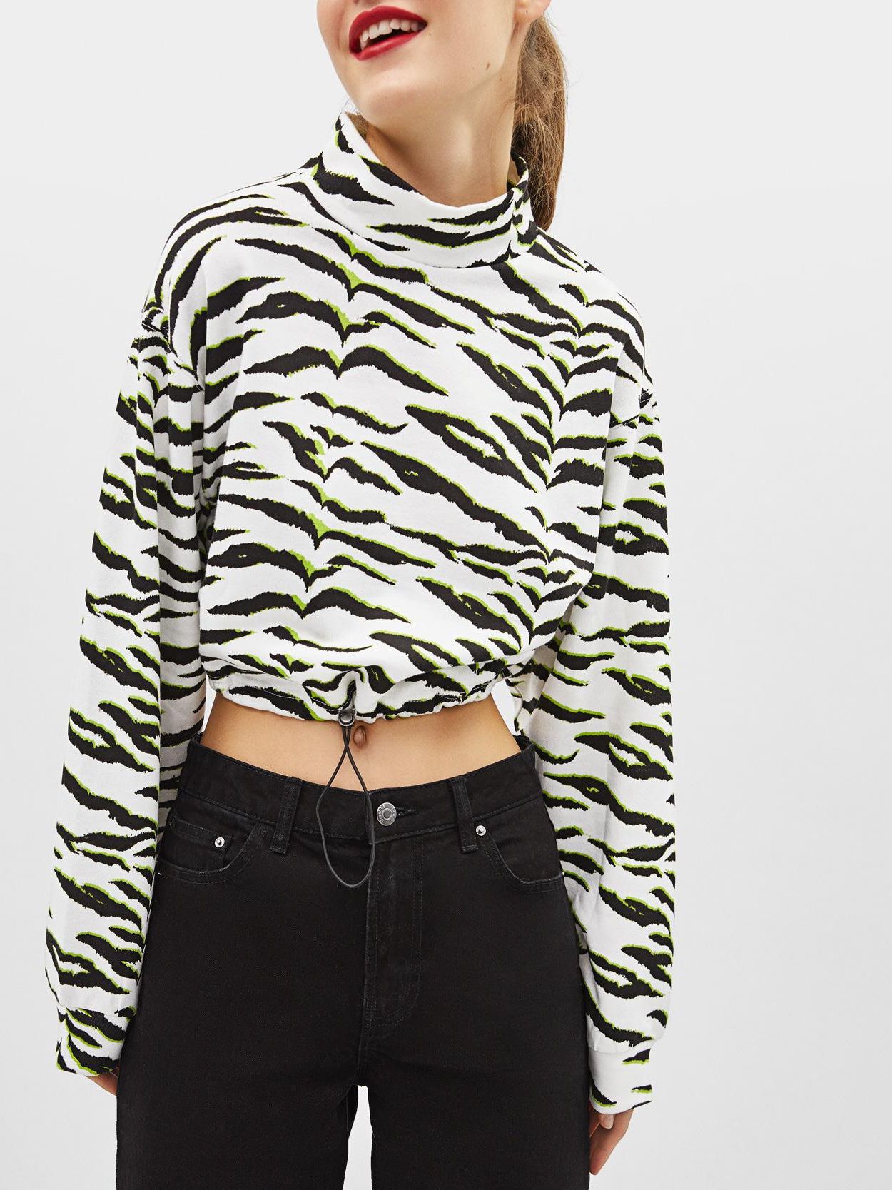 

Свитшот Bershka XAZ220149UDVM S Белый