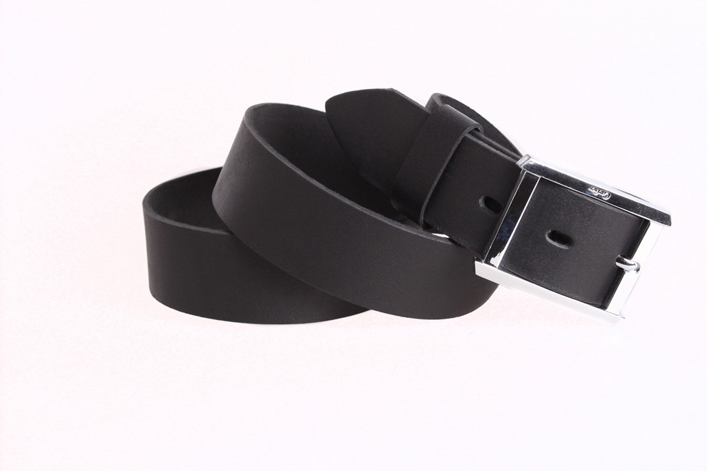 

Кожаный мужской ремень D-Belts S0261 черный (130 см х 4 см)