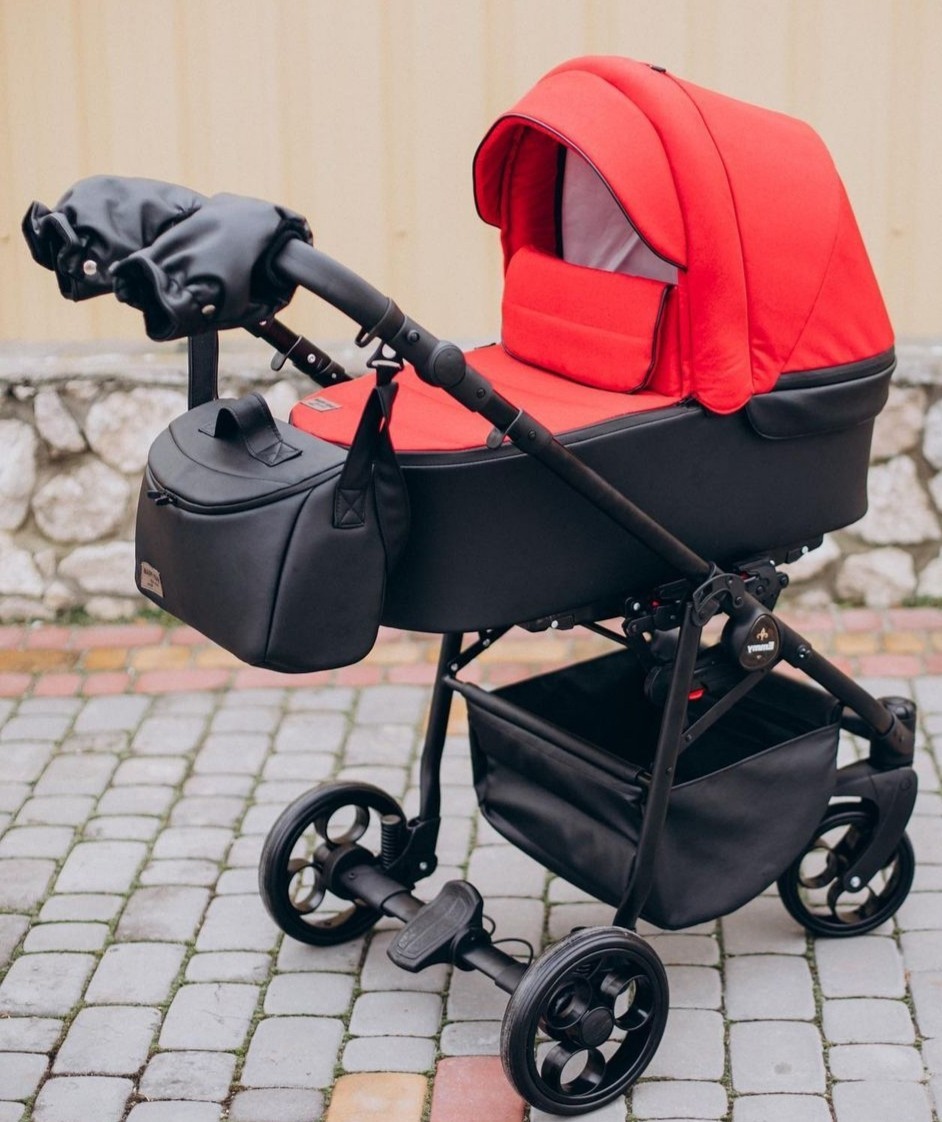 

Універсальна коляска 2 в 1 BabyPram EMMY red-black