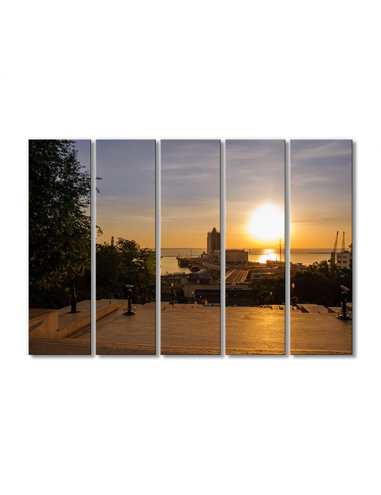 

Модульная картина Artel «Рассвет. Морвокзал и Потемкинская лестница» 5 модулей 90x135 см