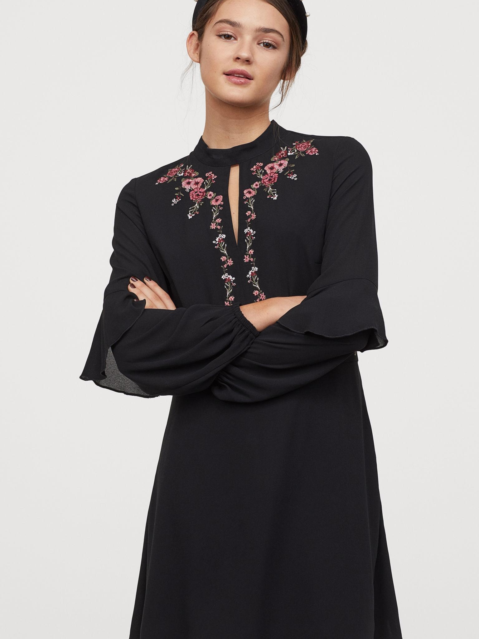 

Платье H&M XAZ173984KYWD  Черное, Платье H&M XAZ173984KYWD 38 Черное