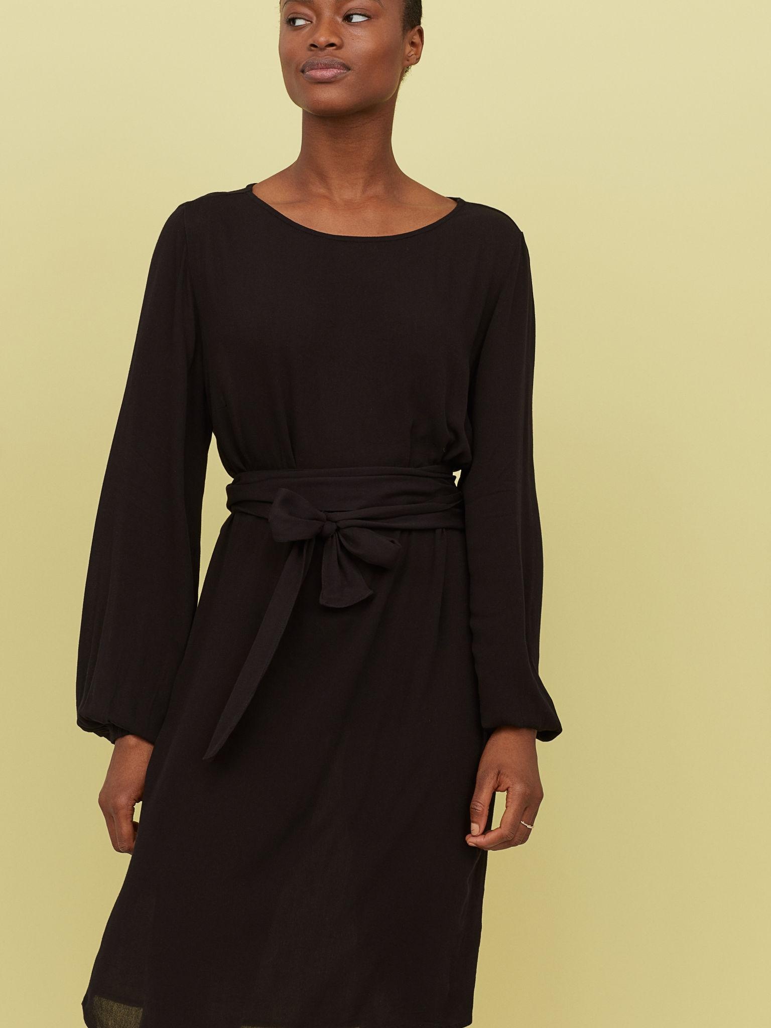 

Платье H&M XAZ177627VGTK  Черное, Платье H&M XAZ177627VGTK 42 Черное