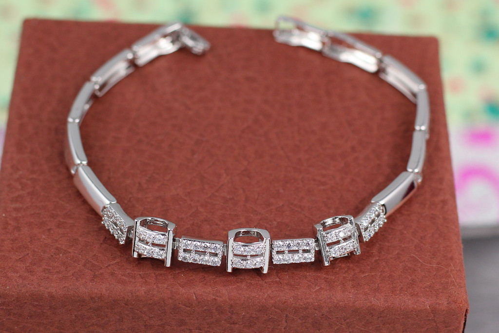 

Браслет Xuping Jewelry квадратные звенья 19 см 7 мм серебристый