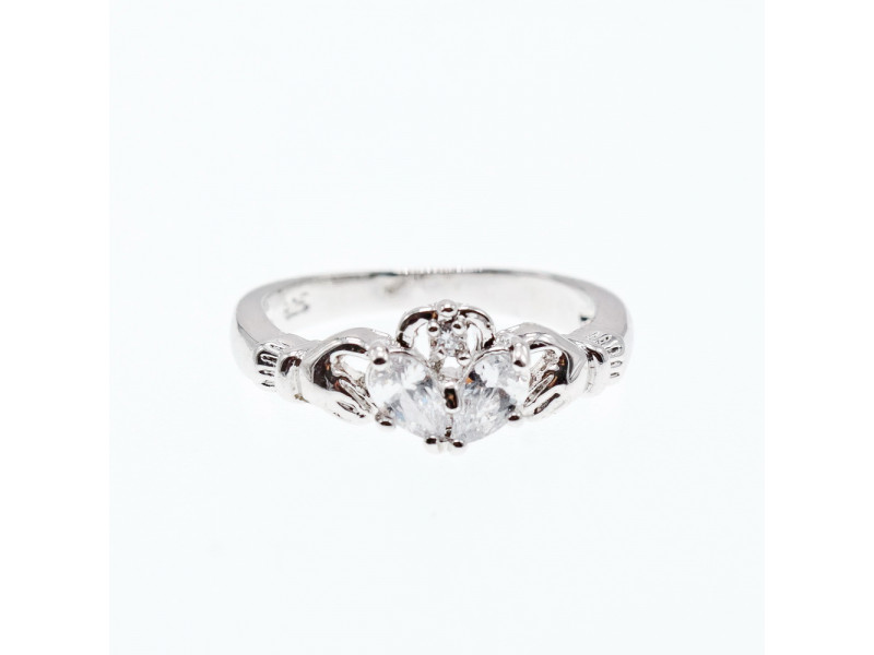 

Серебряное кольцо 925 пробы с фианитами Любовь Sky Jewelry 002494