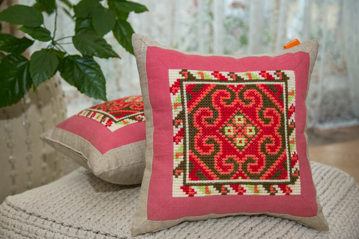 

Подушка Kaanni Огненный завиток 40-40 см 40x40 Коралловый