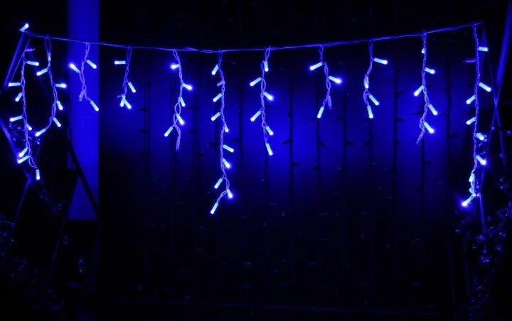 

Уличная гирлянда бахрома 5 х 0.7м 120 LED (Синяя) на черном или белом проводе