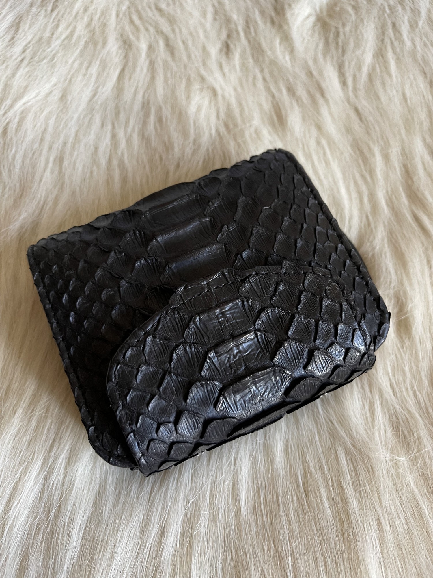 

Кошелек из кожи питона черный матовый (12,5х9,5 см) BMW00481