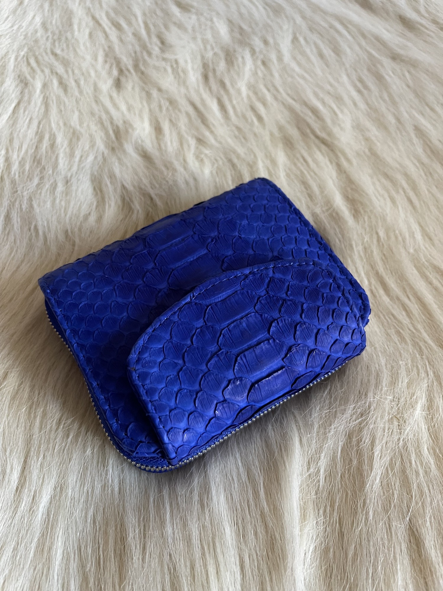 

Кошелек из кожи питона синий электрик (12,5х9,5 см) BEMW00479