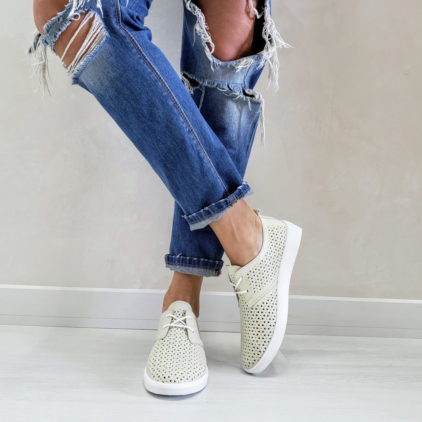 

Кожаные кеды c перфорацией PADUCHINI FLOWER 40 26 см. Слоновая кость