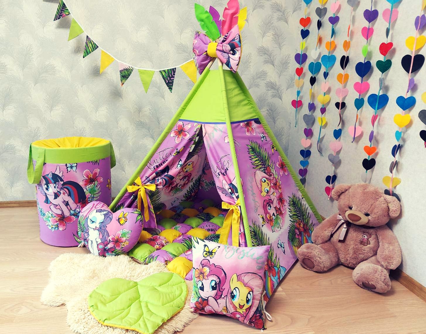 

Вигвам для девочки Lira Textile Пони с ковриком Бомбон, корзиной и подушками