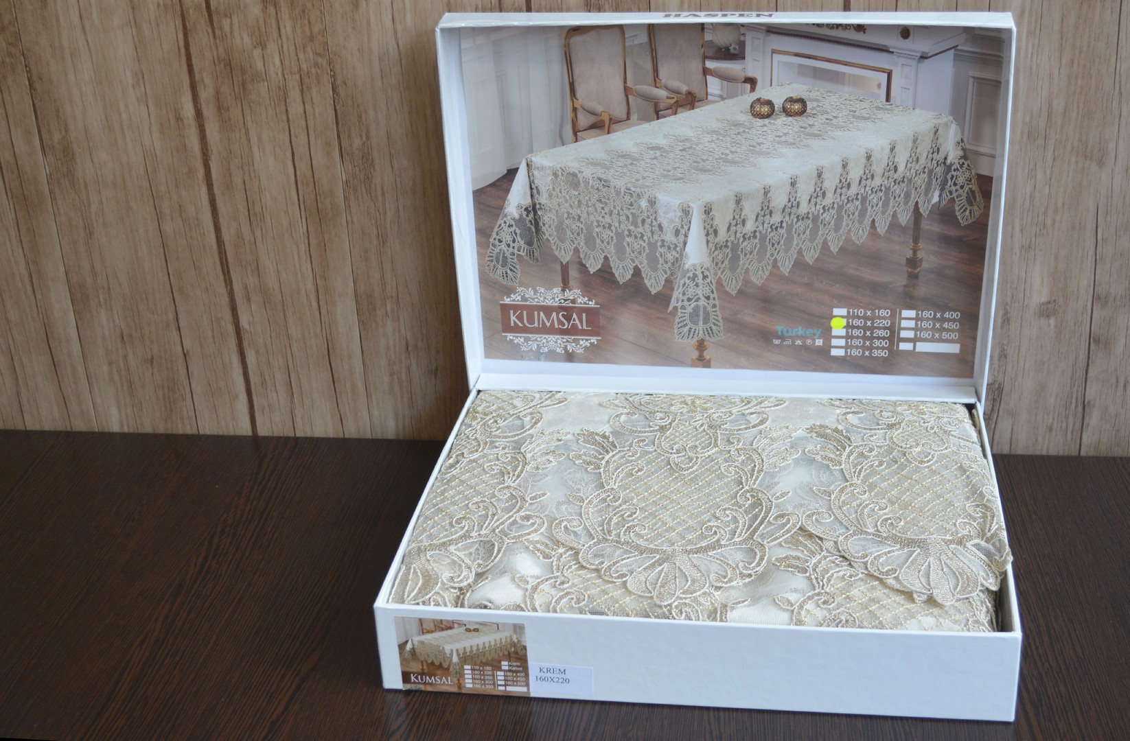 

Велюрова скатертина з мереживом Haspen 160x300 cм Kumsal кремова