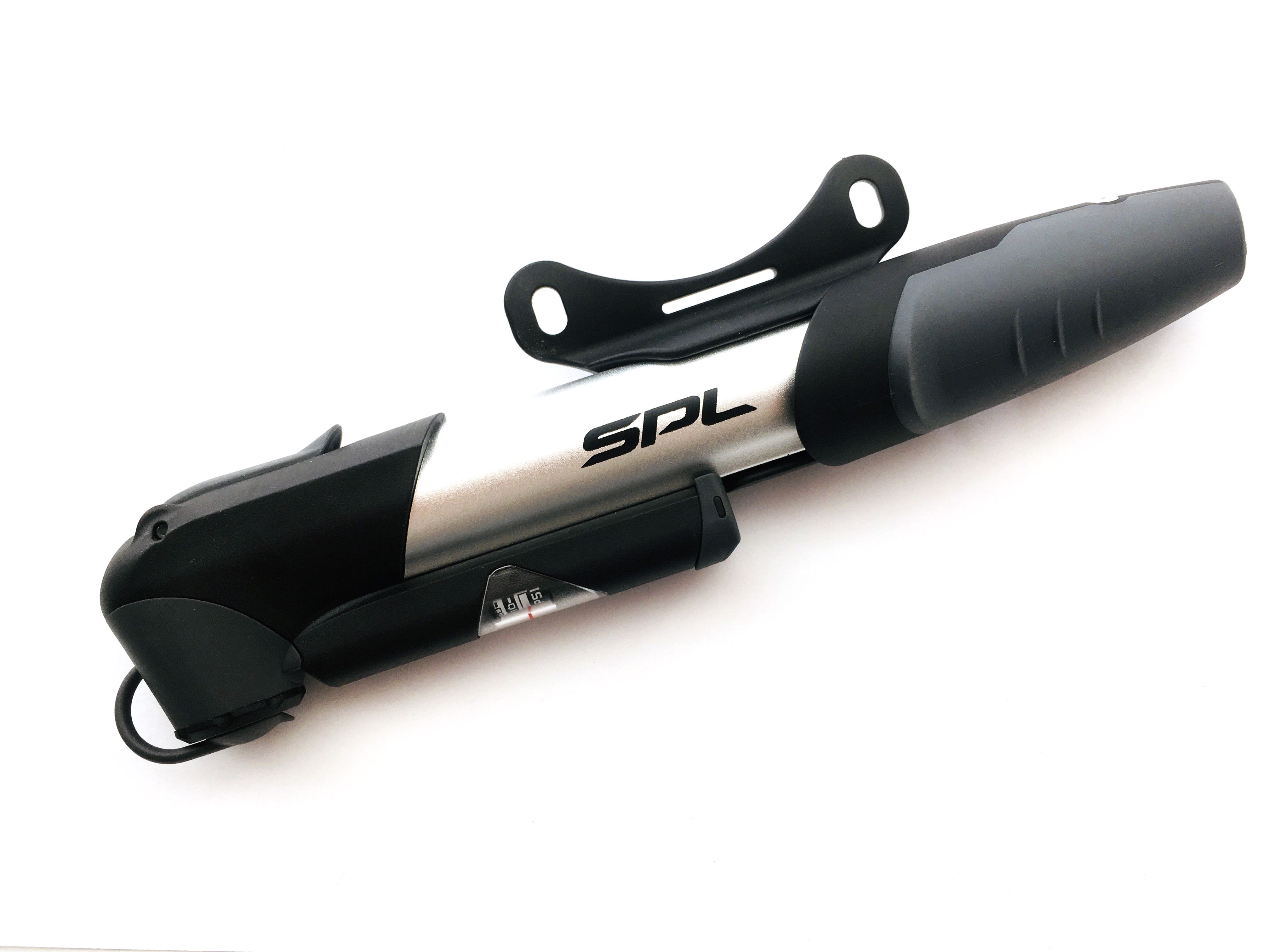 

Мини насос Spelli SPM-1961A с манометром с креплением на раму алюминиевый