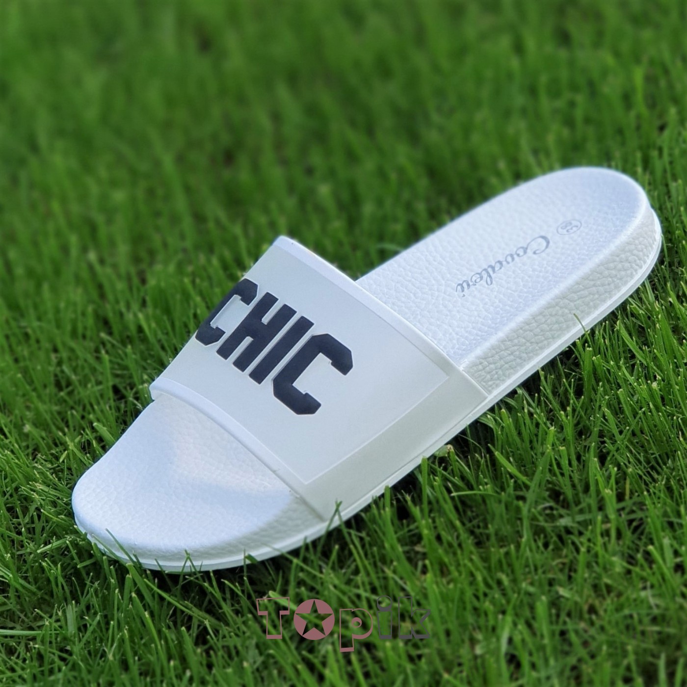 

Шлепанцы женские Kovaleri Белые модные 38р Код 1763