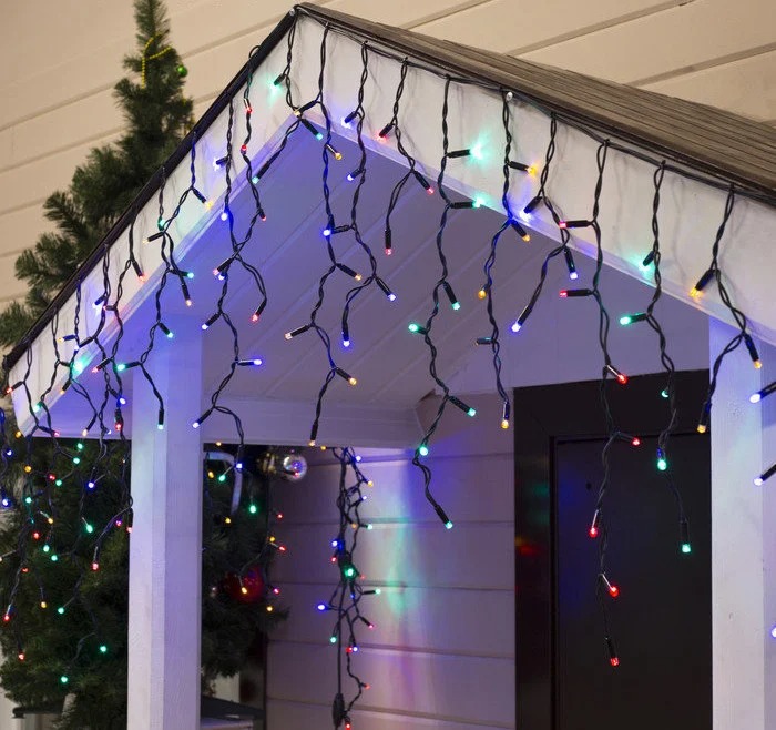 

Гирлянда бахрома уличная светодиодная 8 м 100 LED с переходником черный провод от сети Разноцветная