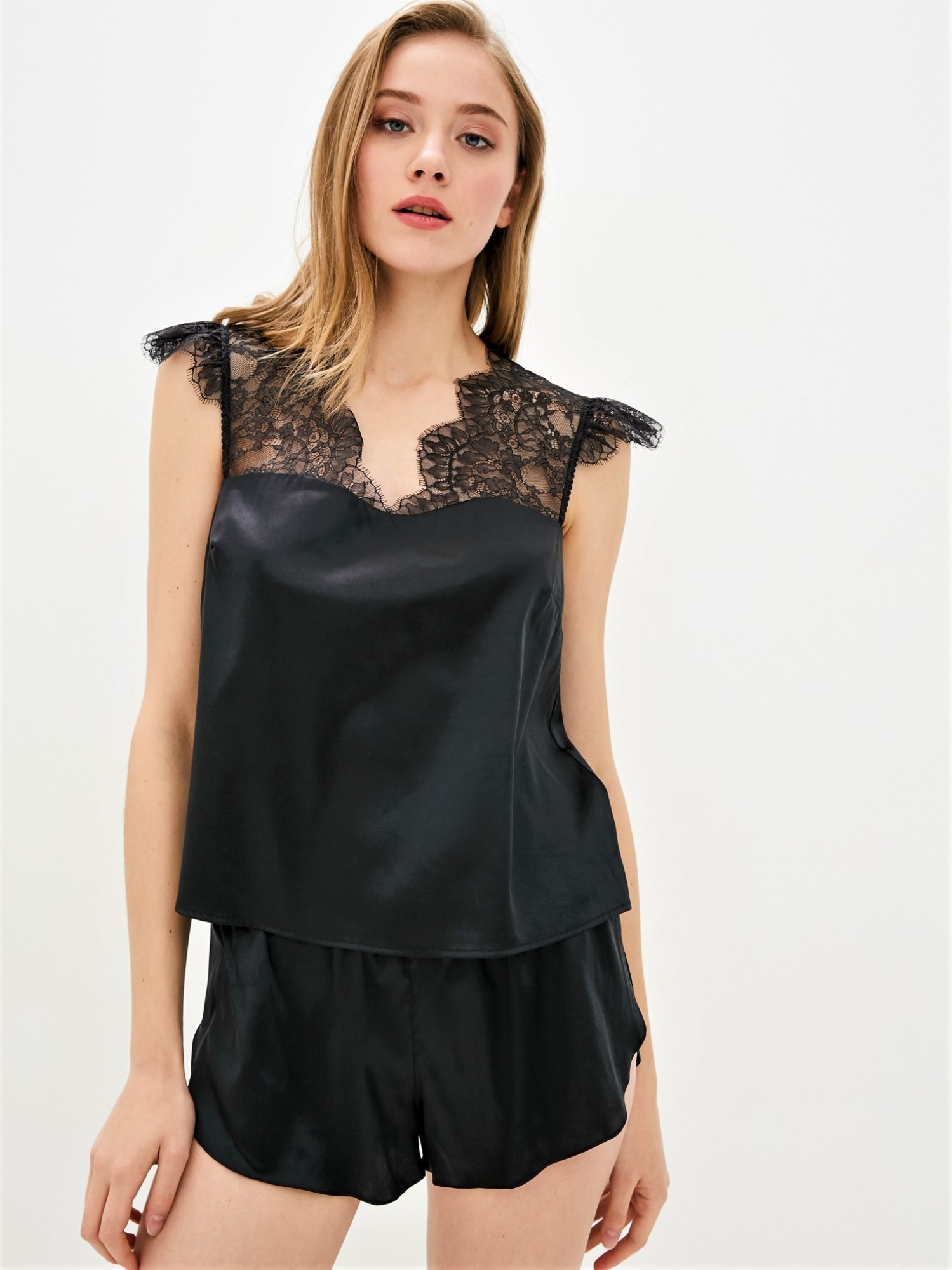 

Пижама женская Sophy black P21028-1  чёрный, Пижама женская Sophy black P21028-1 S чёрный